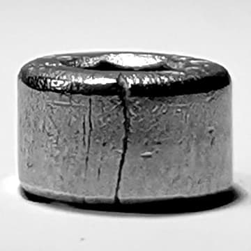 Defective head of a screw